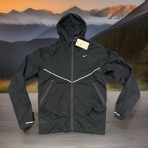 Nike Storm-FIT ADV Men Size XS Running Division Jacket Black FZ0622-010 NWT